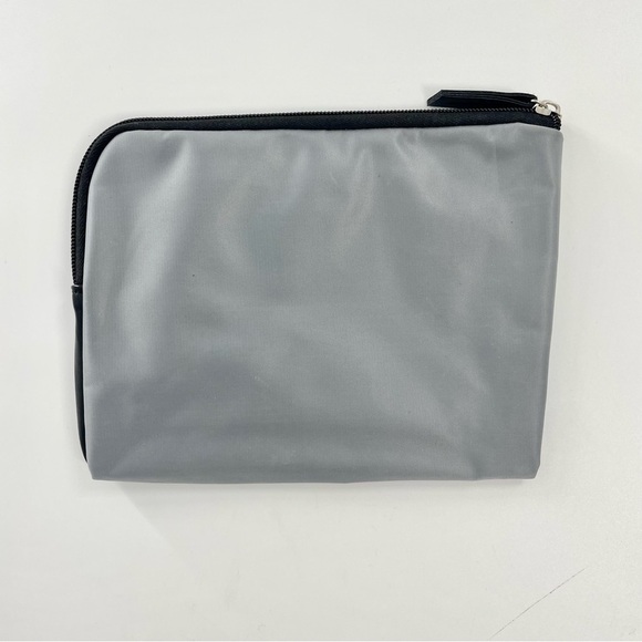Tumi for Delta Gray Silver Zip Nylon Small Travel Bag Pouch - Picture 5 of 6